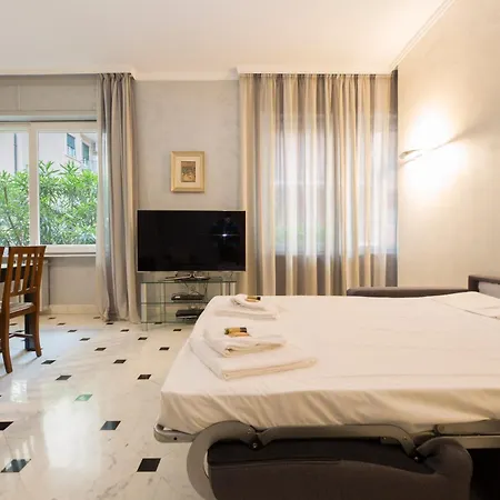 Joivy Spacious 2-bedroom Flat With Parking And Balcony