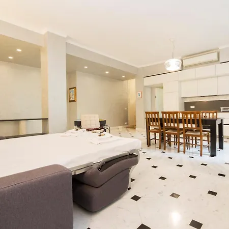 Lägenhet Joivy Spacious 2-bedroom Flat With Parking And Balcony Genua