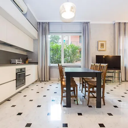 Joivy Spacious 2-bedroom Flat With Parking And Balcony